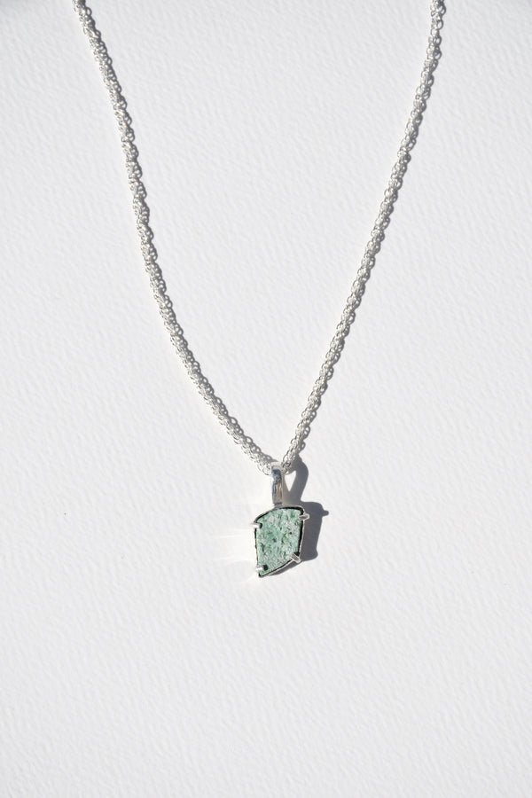 LICA PENDANT NECKLACE
