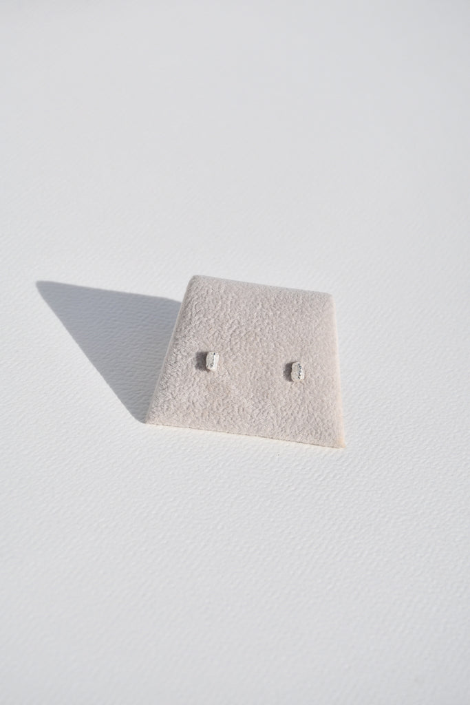 SILVER PEDRINHA EARRINGS