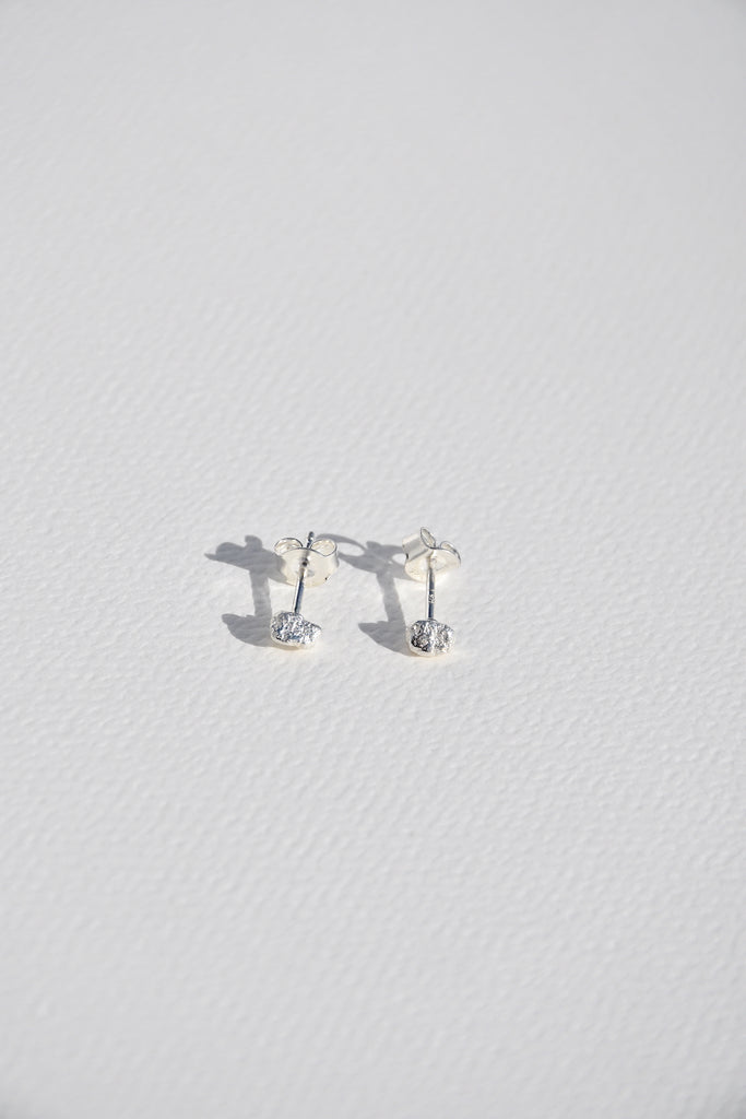 SILVER PEDRINHA EARRINGS