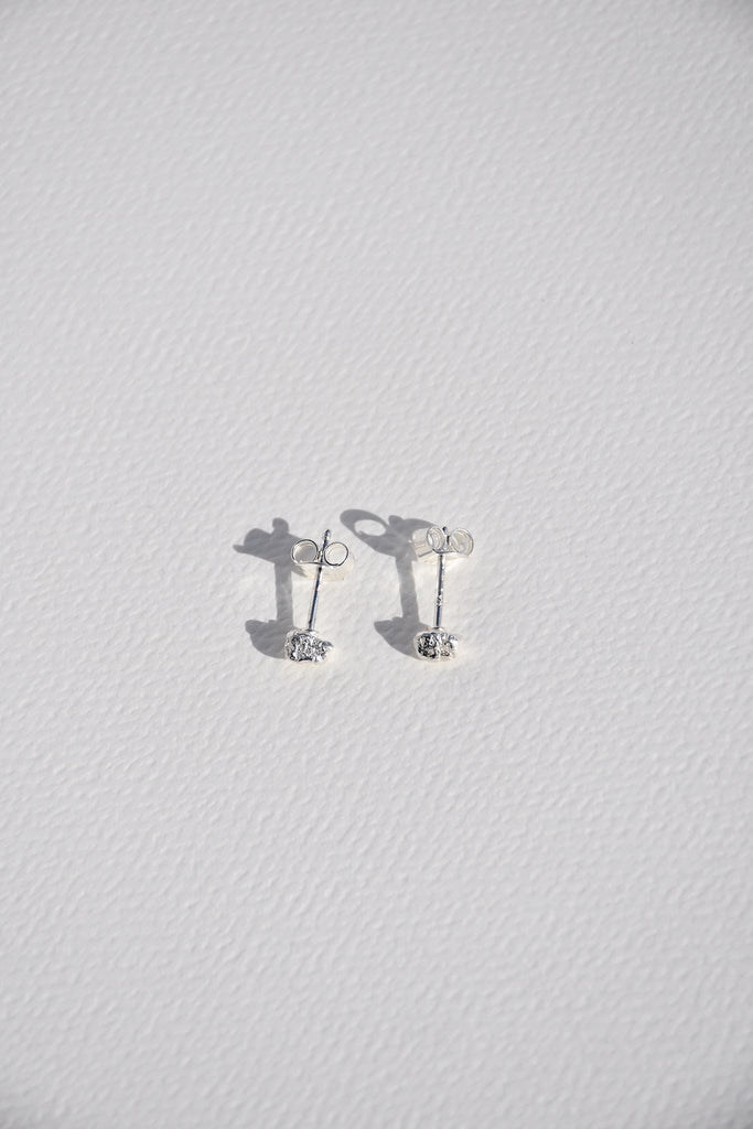 SILVER PEDRINHA EARRINGS
