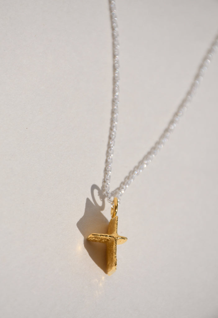 GOLD PIRATA CROSS  NECKLACE
