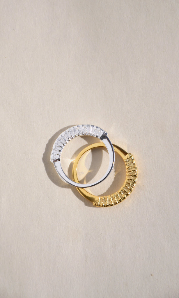 GOLD ARCH RING
