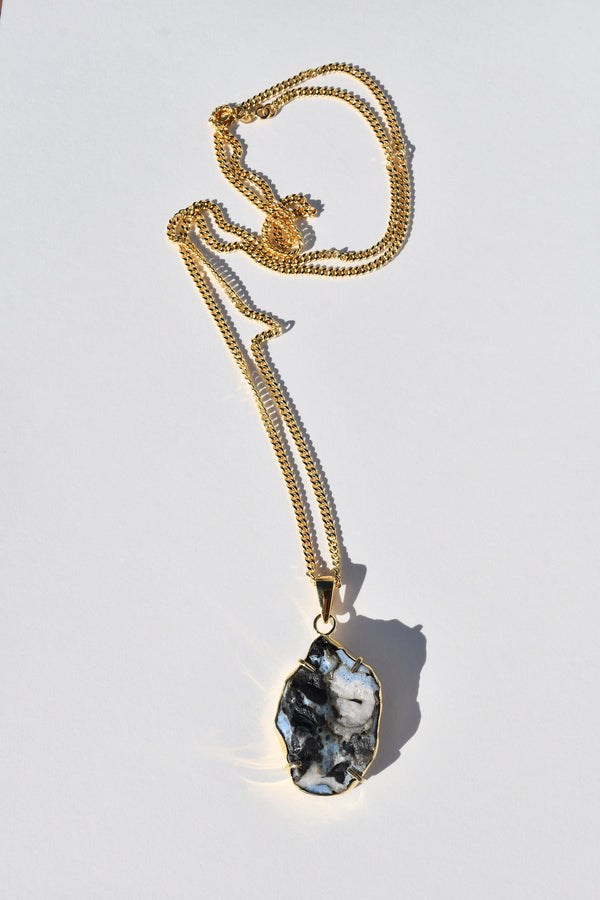 NYAMI PENDANT NECKLACE