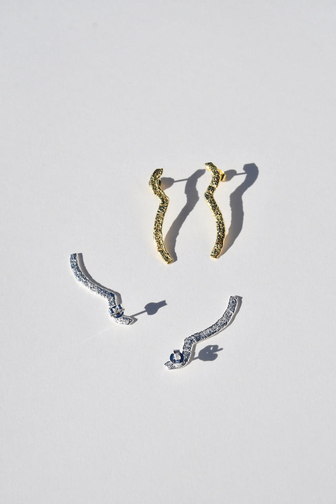 GOLD SQUIGGLE EARRINGS