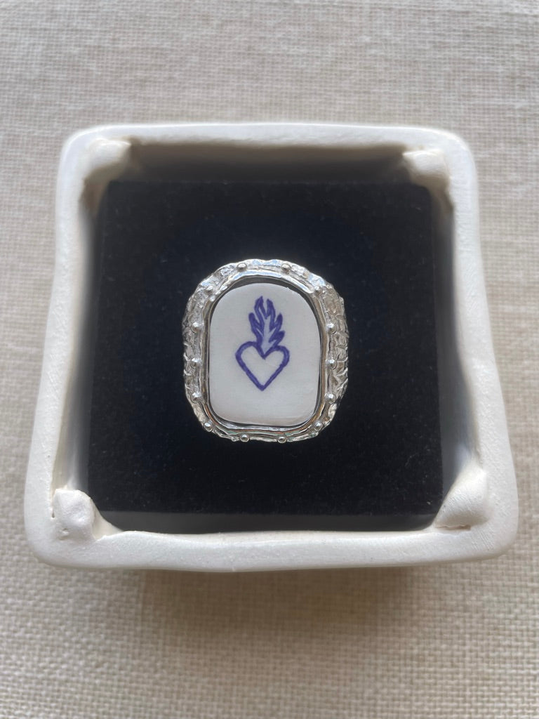 Avé Maria Signet Ring - Fire Heart II