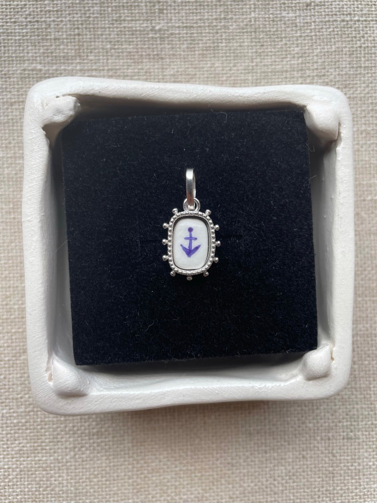 Avé Maria Mini Pendant - Anchor