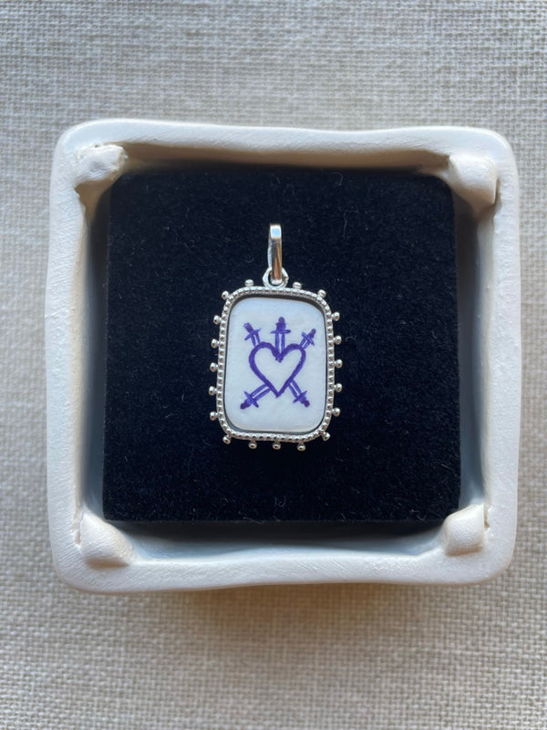 Avé Maria Rectangular Pendant - Heart of Swords