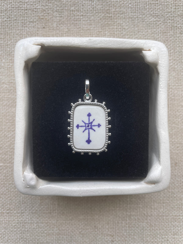 Avé Maria Rectangular Pendant - Cross II