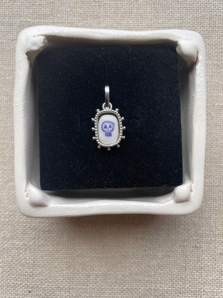 Avé Maria Mini Pendant - Skull IV – NEON JOYRIDE