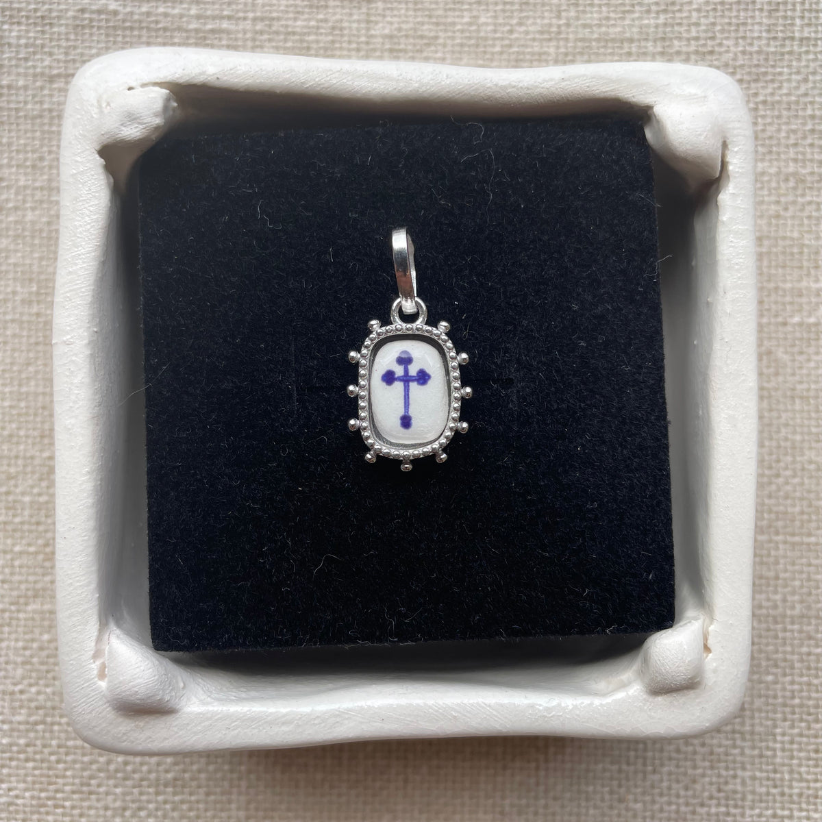 Avé Maria Mini Pendant - Cross II – NEON JOYRIDE