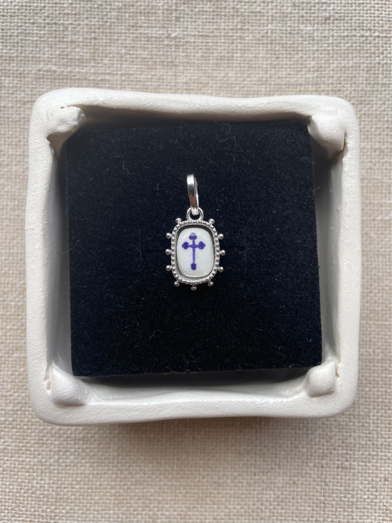 Avé Maria Mini Pendant - Cross II