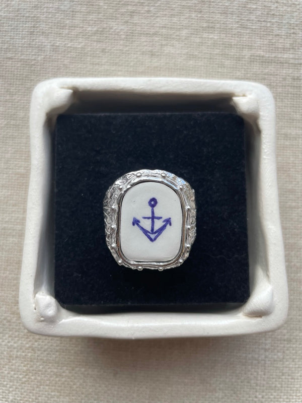 Avé Maria Signet Ring - Anchor II