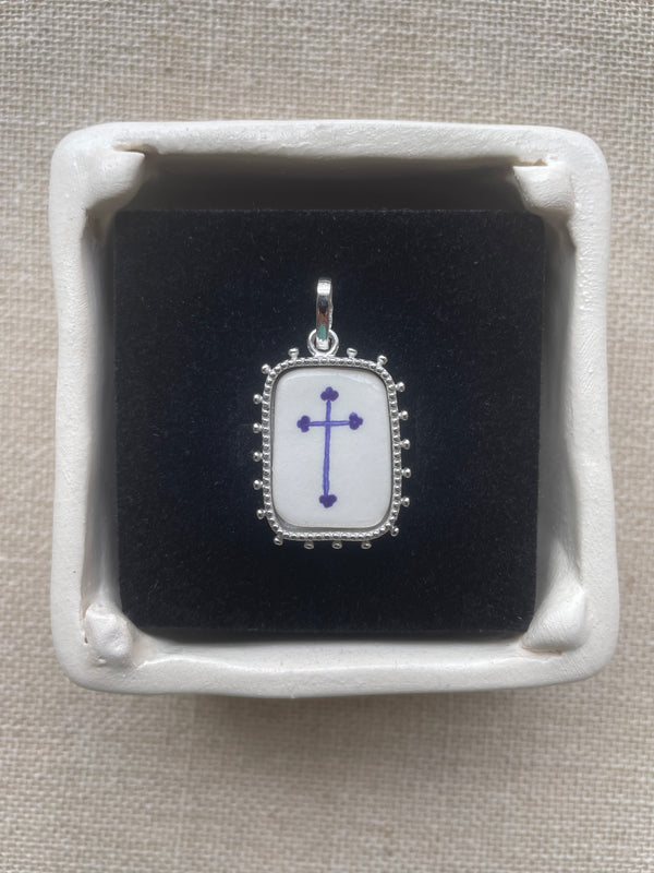 Avé Maria Rectangular Pendant - Cross I