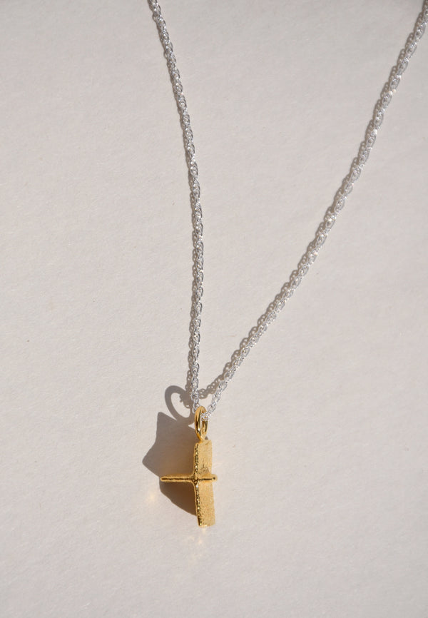 GOLD PIRATA CROSS  NECKLACE