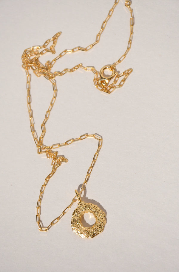 GOLD ENSO NECKLACE